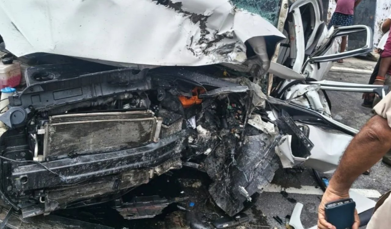 Horrific road accident on the Jhansi-Kanpur highway; Atiq Ahmed's son, Aban Ahmed, killed.