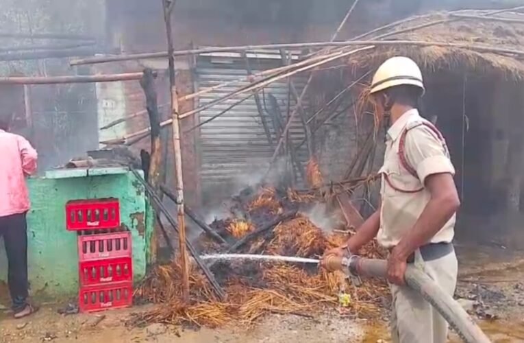 Fire caused by gas leak at a hotel in Chandil