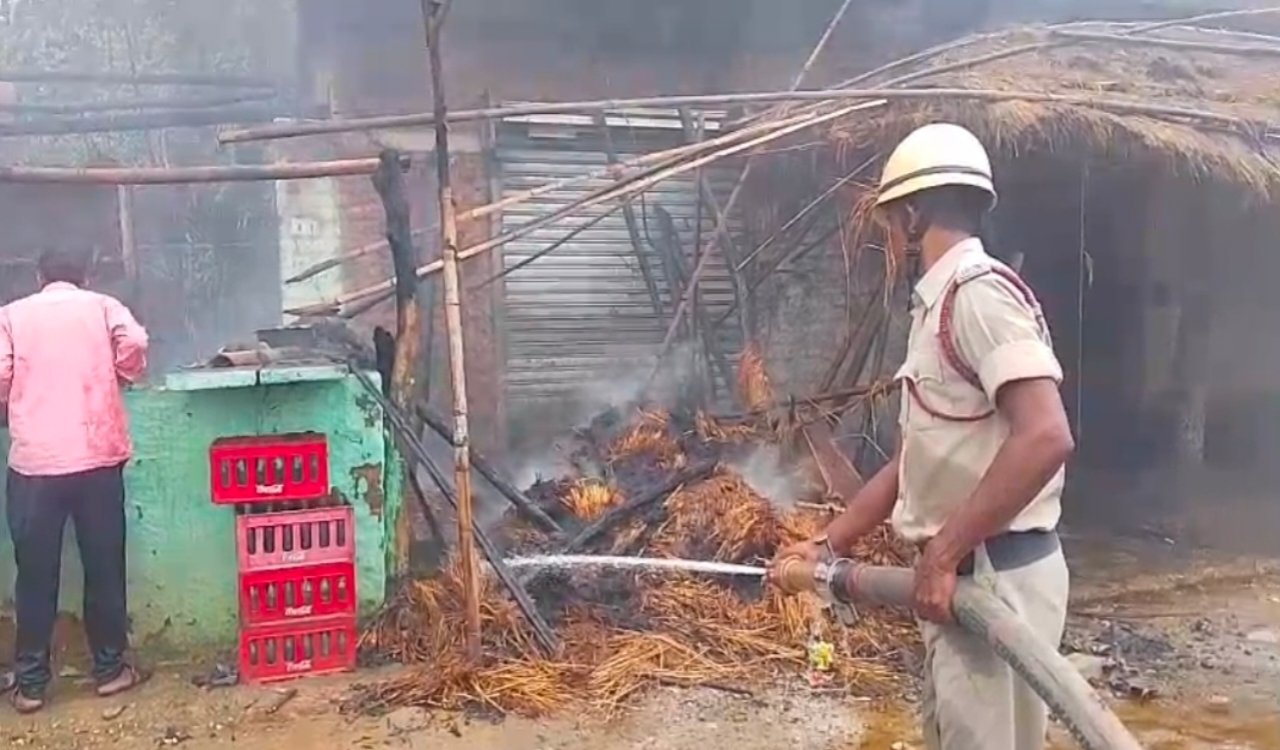 Fire caused by gas leak at a hotel in Chandil