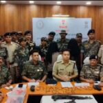 सरायकेला पुलिस और सीआरपीएफ की बड़ी सफलता, 22 लाख के इनामी तीन हार्डकोर नक्सली गिरफ्तार Three hardcore Naxalites, each carrying a reward of 22 lakh, arrested in Seraikela.