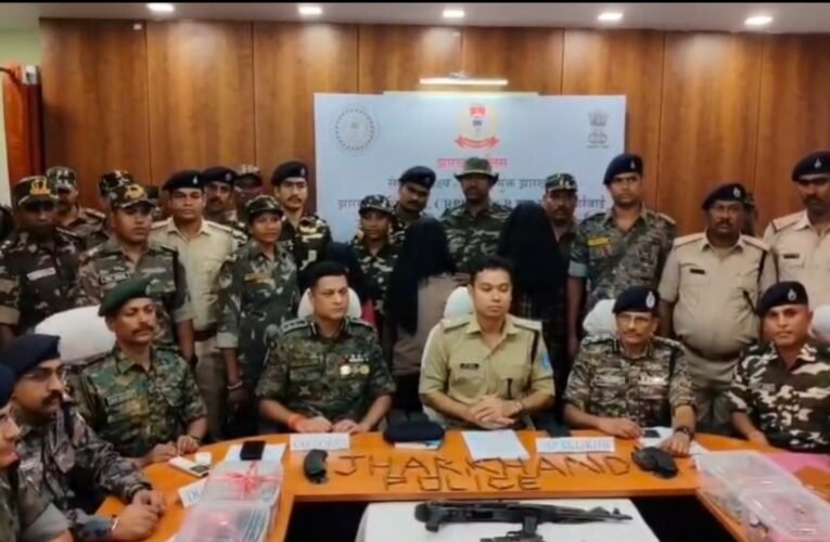 Three hardcore Naxalites, each carrying a reward of 22 lakh, arrested in Seraikela.