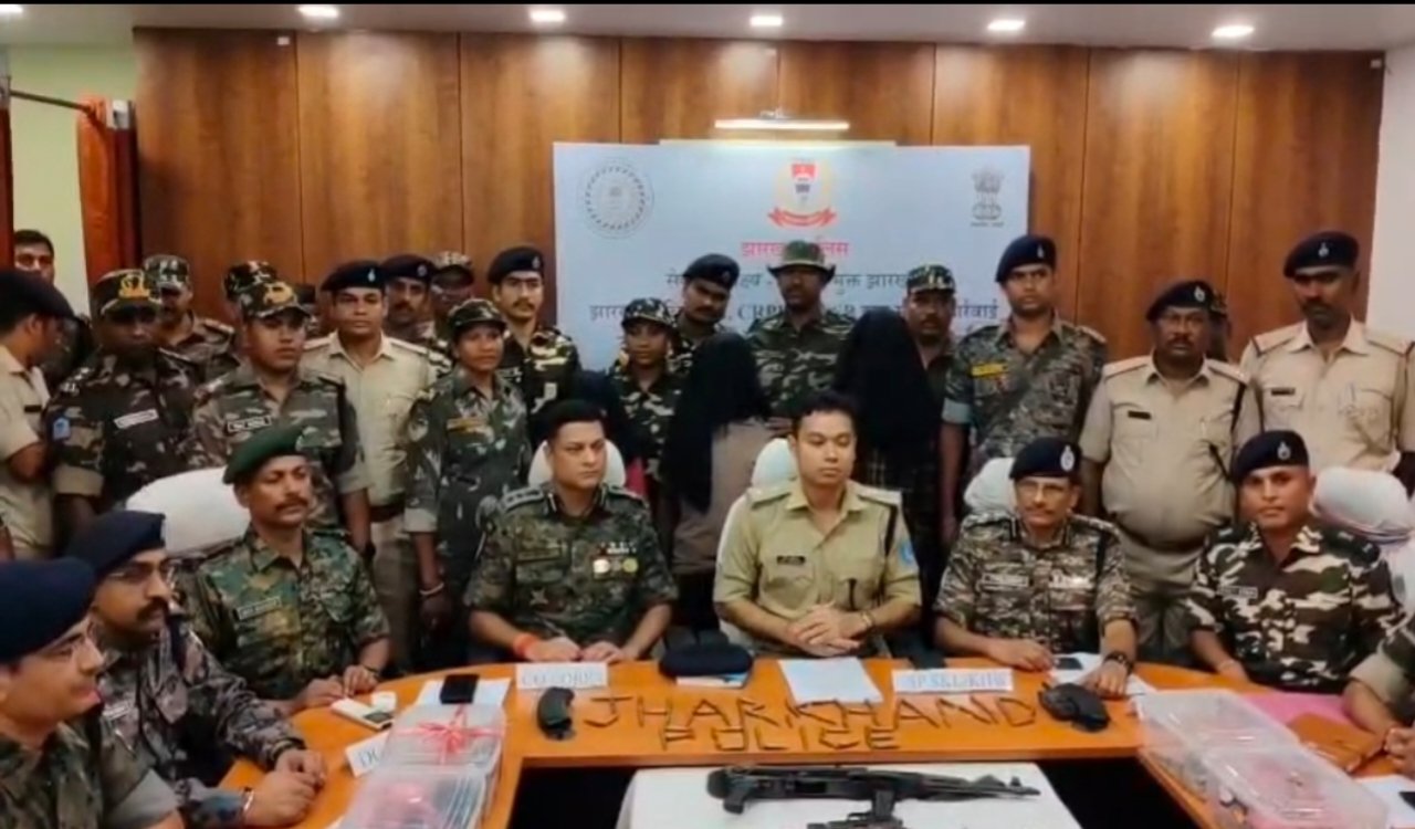 Three hardcore Naxalites, each carrying a reward of 22 lakh, arrested in Seraikela.