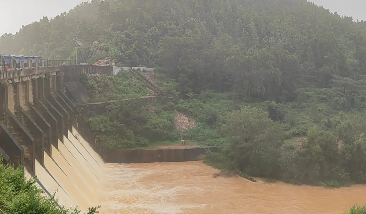 Boating Halted, Tourism Sluggish: Development Stalled at Kelaghat Dam, Tourists Disappointed