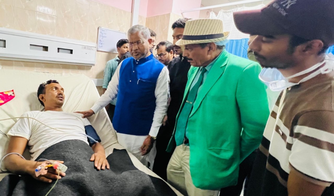 JPSC Protest: Health of fasting student Rahul Kranti deteriorates; admitted to Sadar Hospital; Babulal Marandi inquires about his condition.