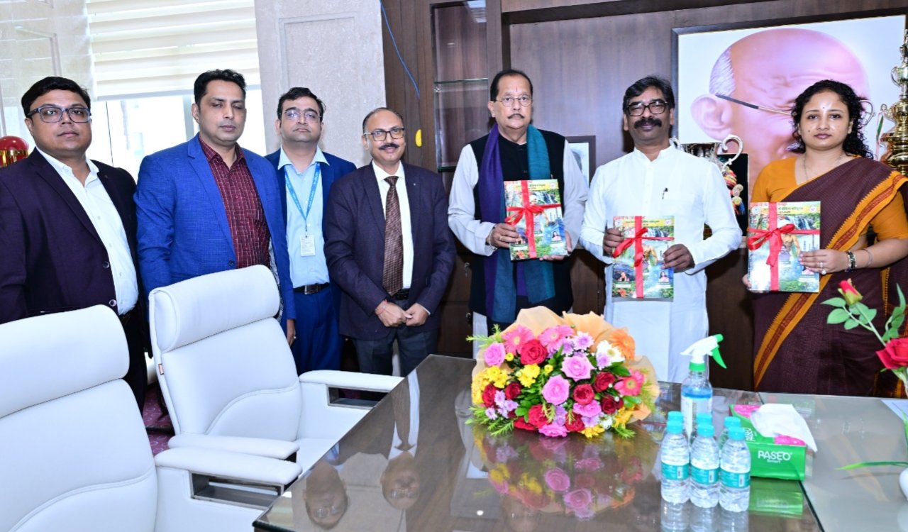 A delegation of the State Level Bankers' Committee paid a courtesy call on Chief Minister Hemant Soren.