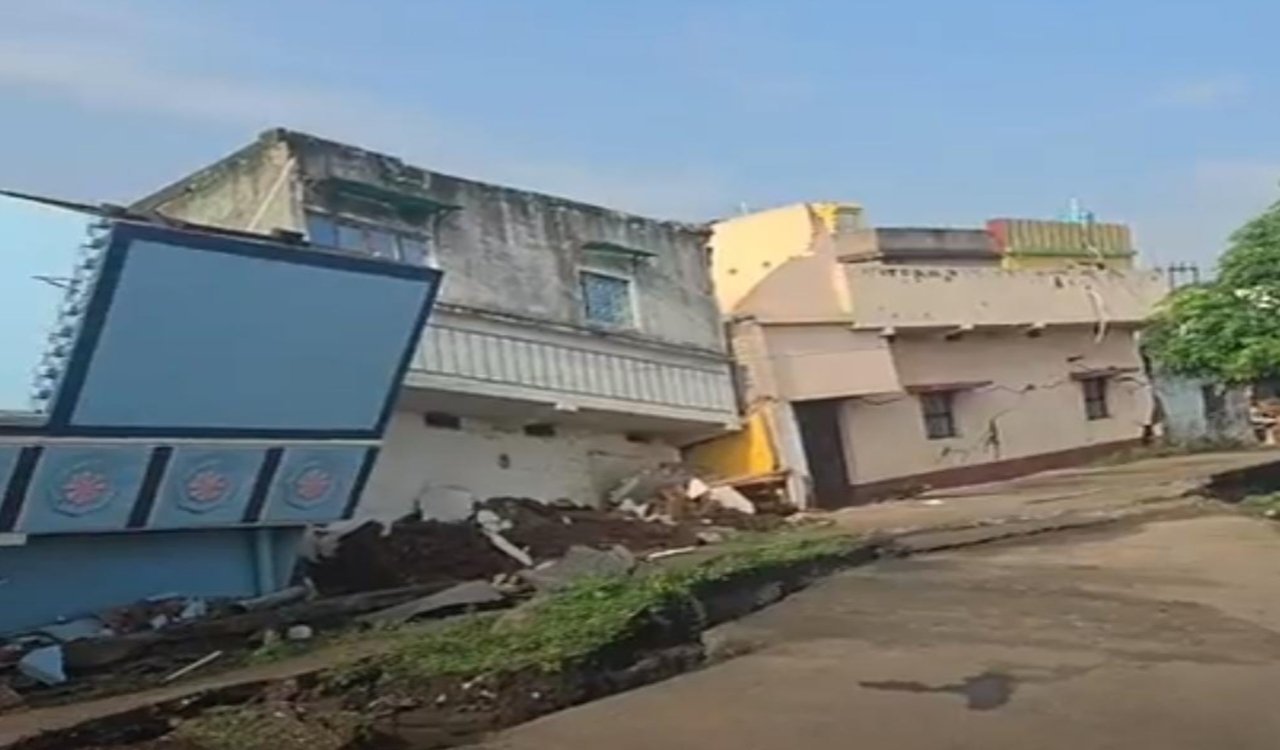 Massive land subsidence in Chhatabad, Dhanbad