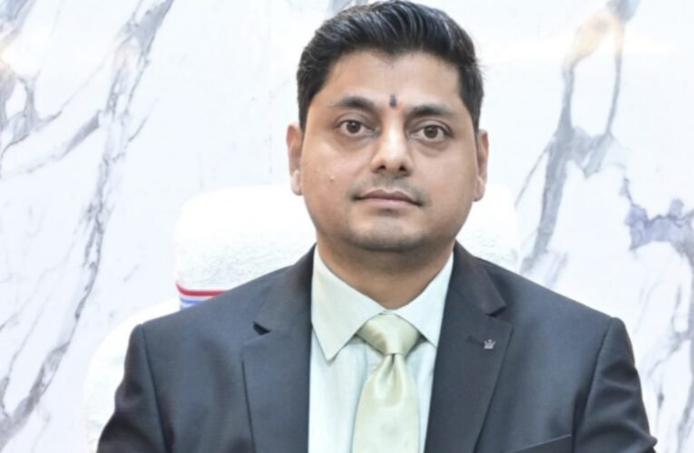 फेम इंडिया-एशिया सर्वे में चमके झारखंड के डीसी आदित्य रंजन, देश के टॉप-50 जिलाधिकारियों में बनाई जगह