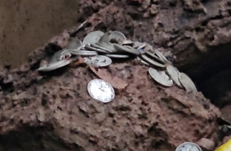 200-year-old house collapses in the rain; 'treasure' of over 300 silver coins found in the debris; stirs curiosity in the village.
