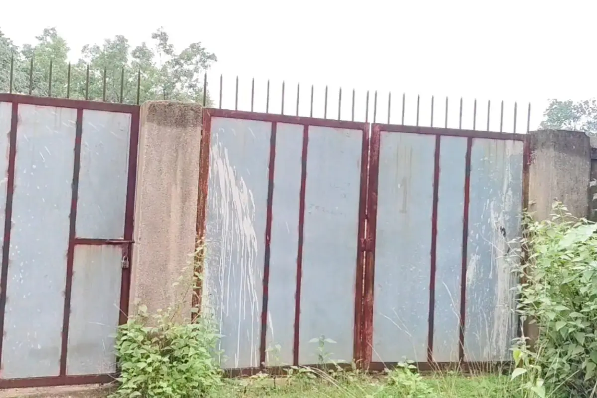 Kasturba Vidyalaya in Kerasai remains unopened even after seven years; students' future affected by the incomplete building.