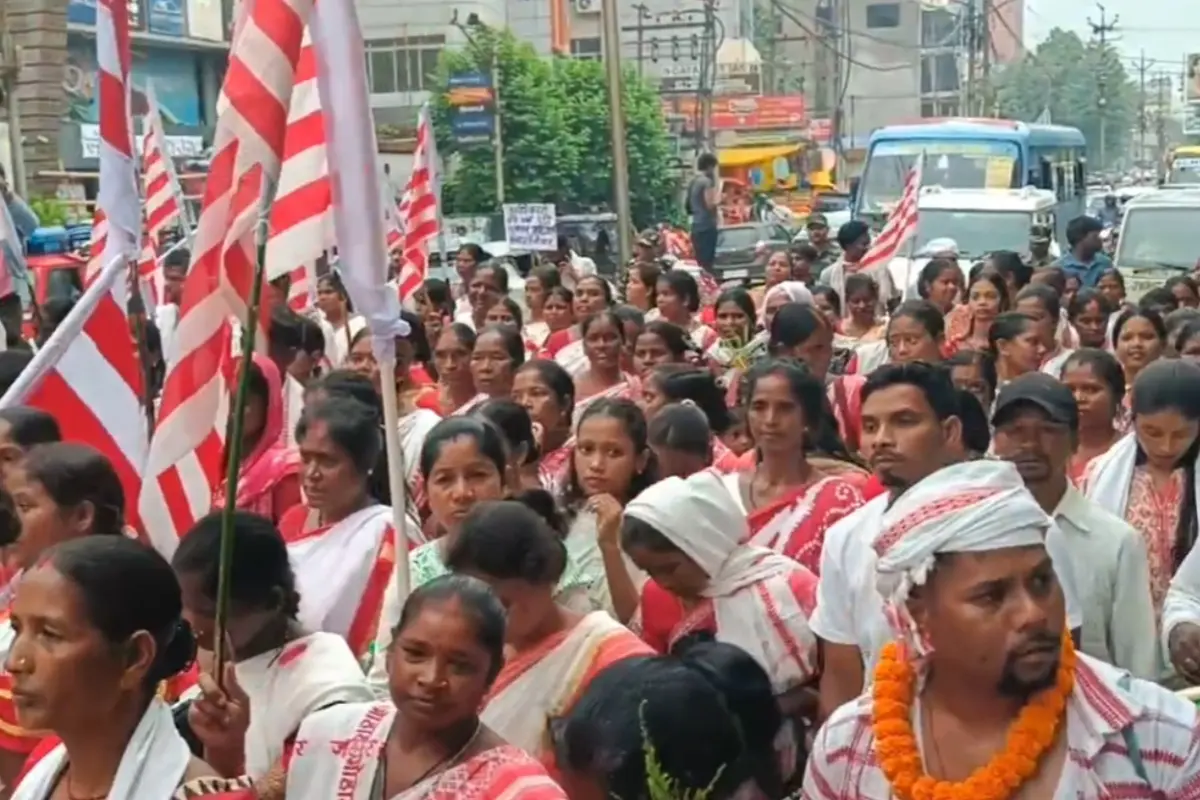 'Ulgulan' Padyatra echoes the message of tribal identity; warning of a massive movement if demands are not met.