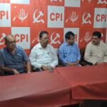10 अगस्त को राष्ट्रव्यापी रास्ता रोको-रेल रोको अभियान, रांची में अल्बर्ट एक्का चौक पर रोड ब्लॉक करेंगे किसान-मजदूर Nationwide 'Rasta Roko-Rail Roko' (road and rail blockade) campaign on August 10; farmers and workers to block the road at Albert Ekka Chowk in Ranchi.