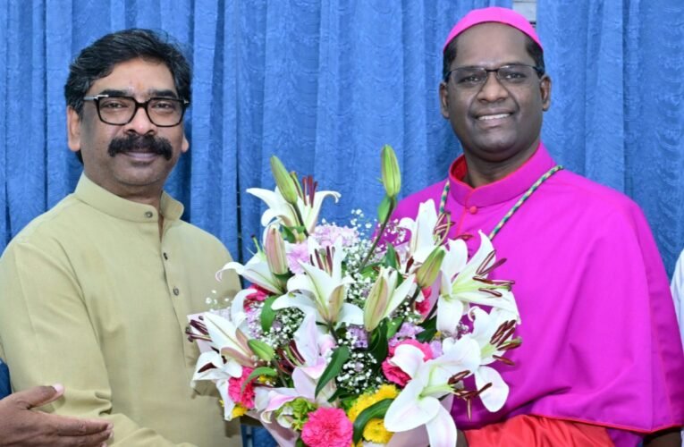Chief Minister Hemant Soren attended the consecration and installation ceremony of Auxiliary Bishop Anand David Khalkho.