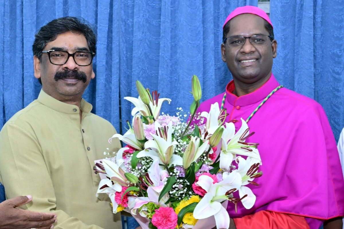 Chief Minister Hemant Soren attended the consecration and installation ceremony of Auxiliary Bishop Anand David Khalkho.
