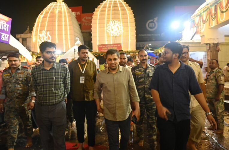 Administration on alert in Deoghar for the second 'Somwari'; Deputy Commissioner inspected the route line and Kanwariya path early in the morning.