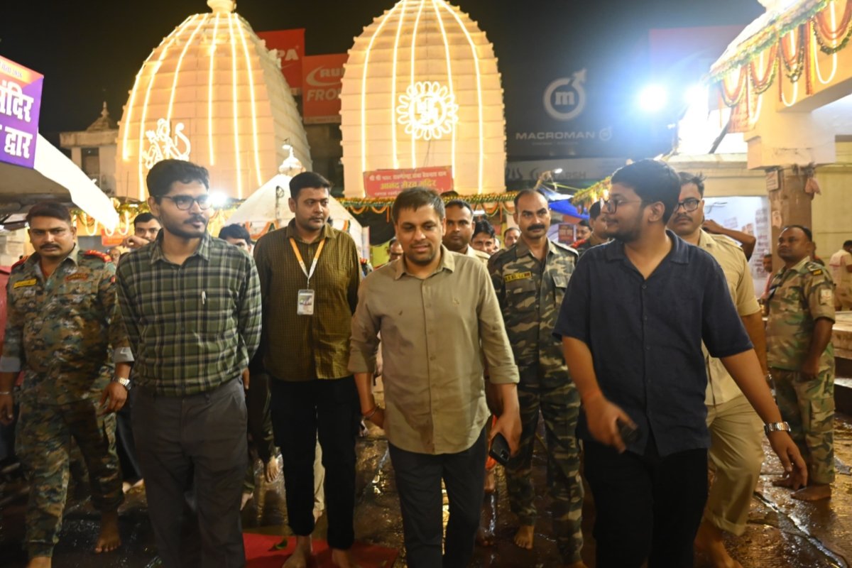 Administration on alert in Deoghar for the second 'Somwari'; Deputy Commissioner inspected the route line and Kanwariya path early in the morning.