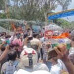 छात्रों के विधानसभा घेराव के दौरान बवाल, पुलिस ने किया लाठीचार्ज; कई छात्र घायल, सड़क बनी रणक्षेत्र Chaos erupts during students' siege of the Legislative Assembly; police resort to lathi-charge; many students injured, street turns into a battleground.