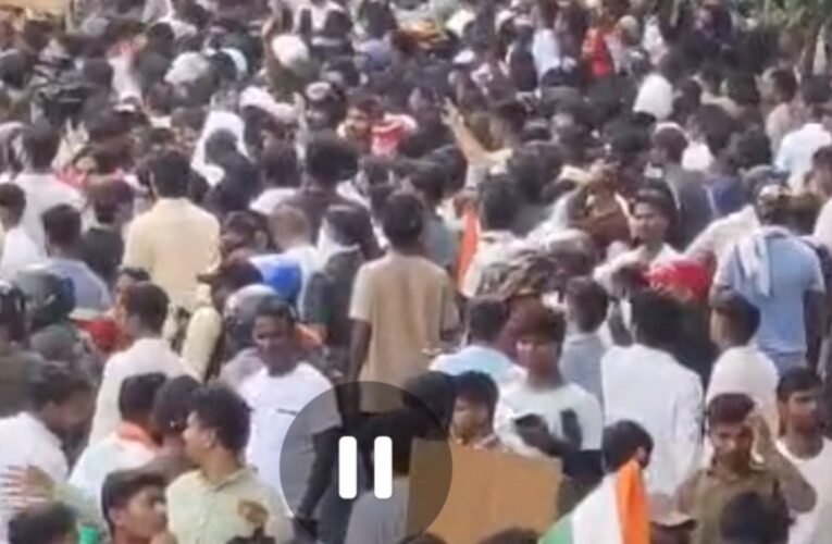 झारखंड विधानसभा घेराव: बैरिकेडिंग तोड़कर विधानसभा परिसर में घुसे प्रदर्शनकारी, पुलिस ने आंसू गैस-वाटर कैनन और लाठीचार्ज का किया इस्तेमाल