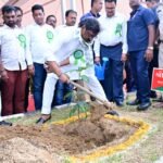 वन महोत्सव में सीएम हेमंत सोरेन ने कहा- पर्यावरण संरक्षण सामूहिक जिम्मेदारी, पौधारोपण के साथ पौधों की देखभाल भी जरूरी Speaking at the Van Mahotsav, CM Hemant Soren stated that environmental conservation is a collective responsibility and that caring for saplings is just as important as planting them....