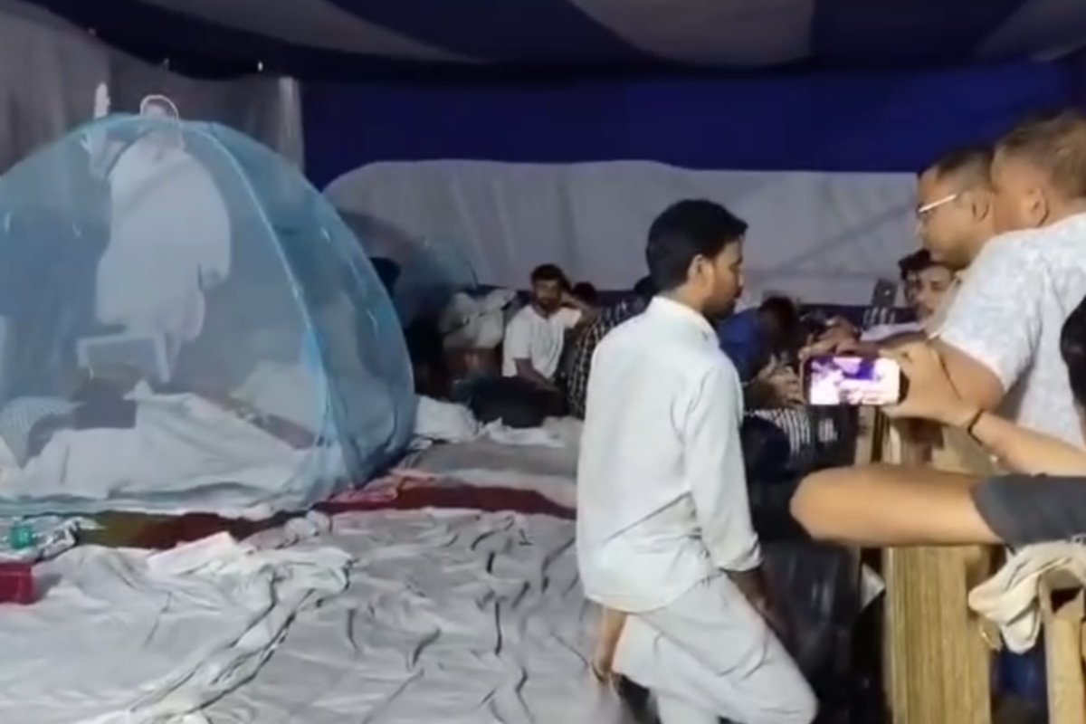 Student Protest: DC and SSP arrived at the protest site late at night and engaged in a dialogue with the aspirants.