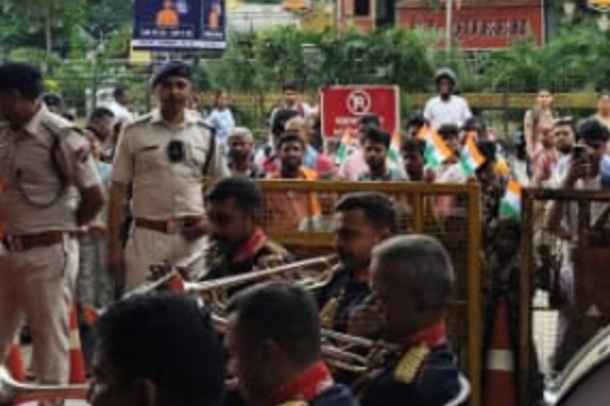 RPF band evokes a spirit of patriotism with patriotic songs at Ranchi Railway Station.