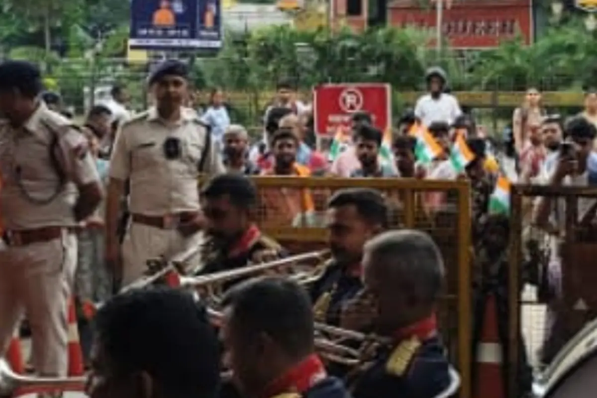 RPF band evokes a spirit of patriotism with patriotic songs at Ranchi Railway Station.