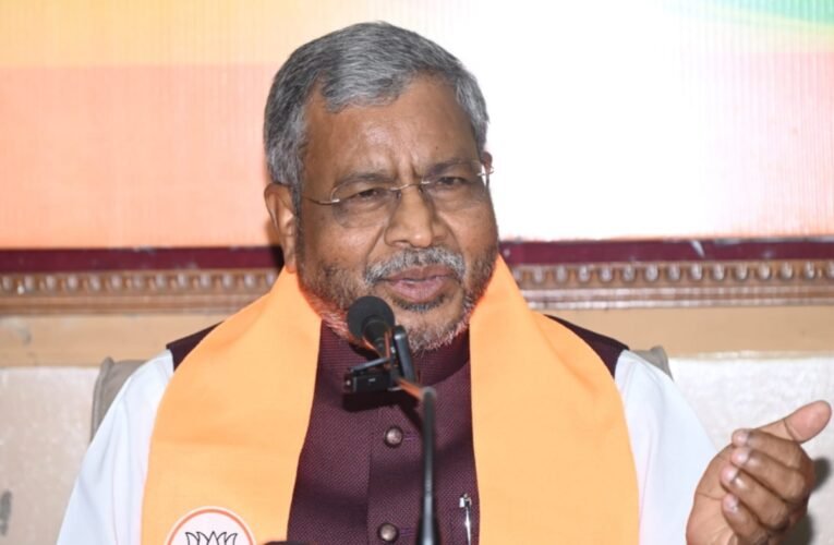 Why is no action being taken against IPS officers, just as it was against IAS officers? Babulal Marandi raises questions.