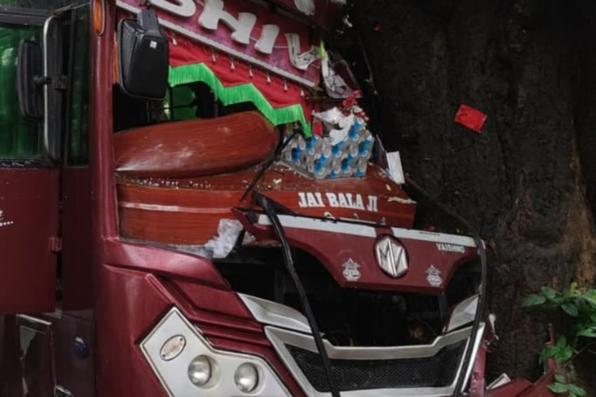 Shivam Bus Collides with Tree in Kolebira; Several Passengers Injured