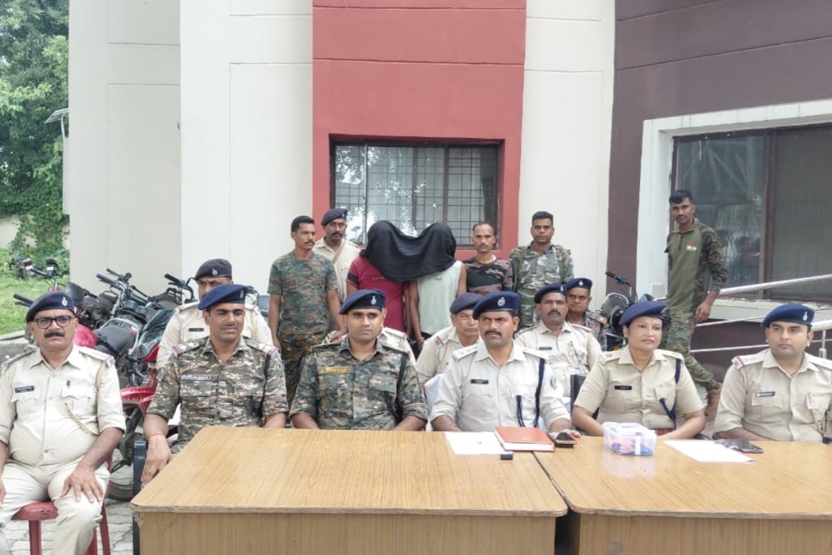 Bike theft gang busted in Godda; 12 stolen motorcycles recovered, two arrested.