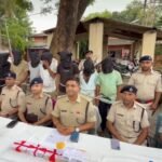 Bengal Jewellers robbery case in Godda solved, seven arrested; jewelry stolen from various districts recovered.