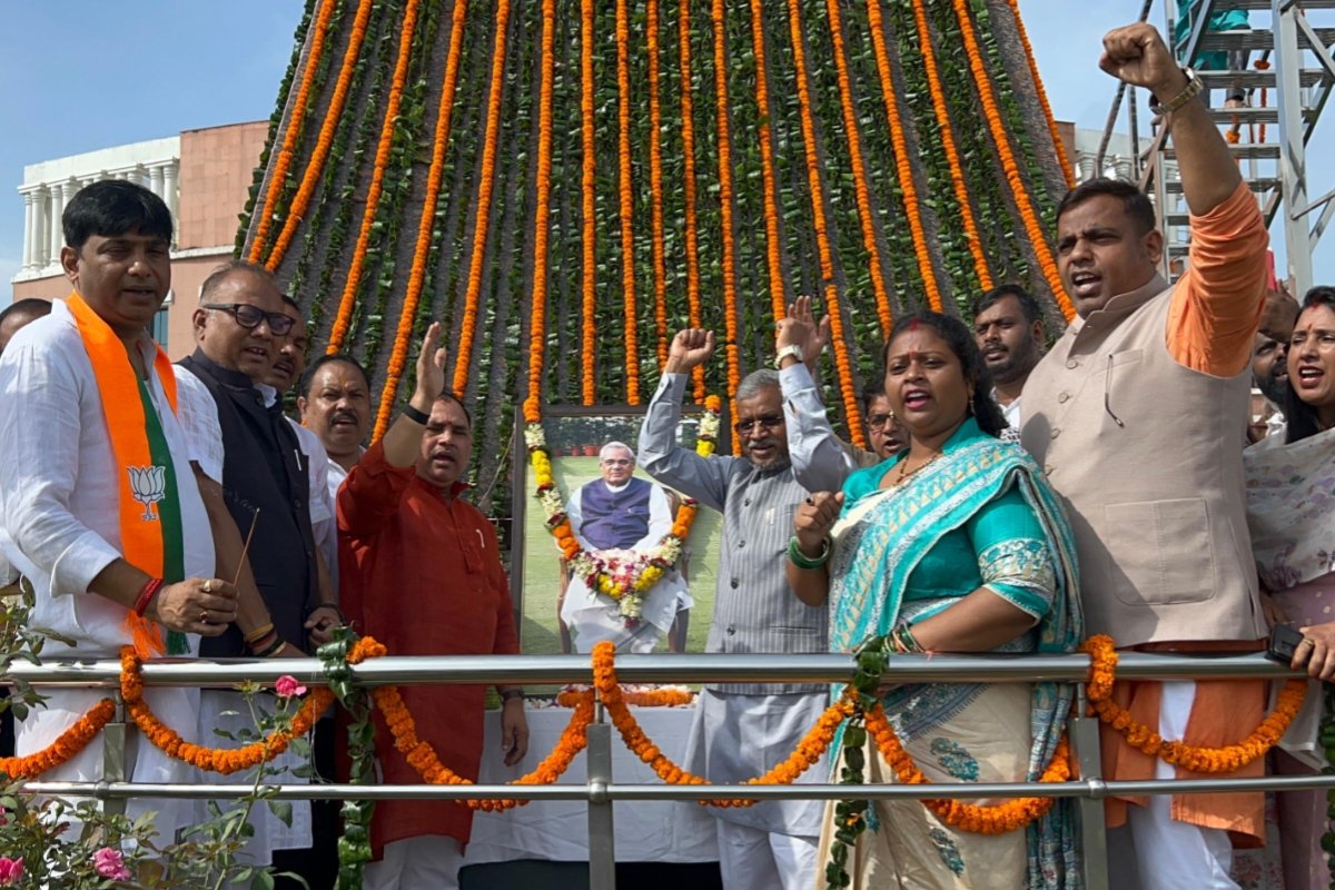 Tributes paid on Atal Bihari Vajpayee's death anniversary; Babulal Marandi says Jharkhand will always remain indebted to Atal-ji.
