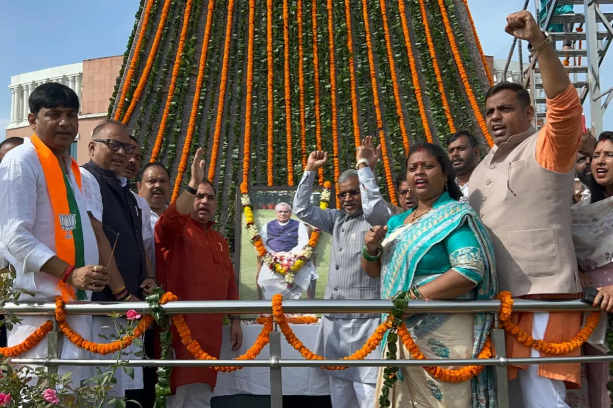 Tributes paid on Atal Bihari Vajpayee's death anniversary; Babulal Marandi says Jharkhand will always remain indebted to Atal-ji.