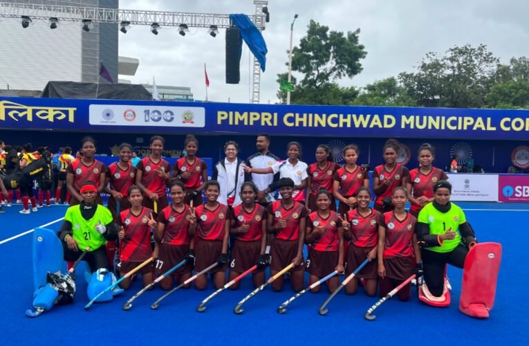 Jharkhand makes a brilliant start in the National Junior Women's Hockey Championship, crushing Chandigarh 6-0.
