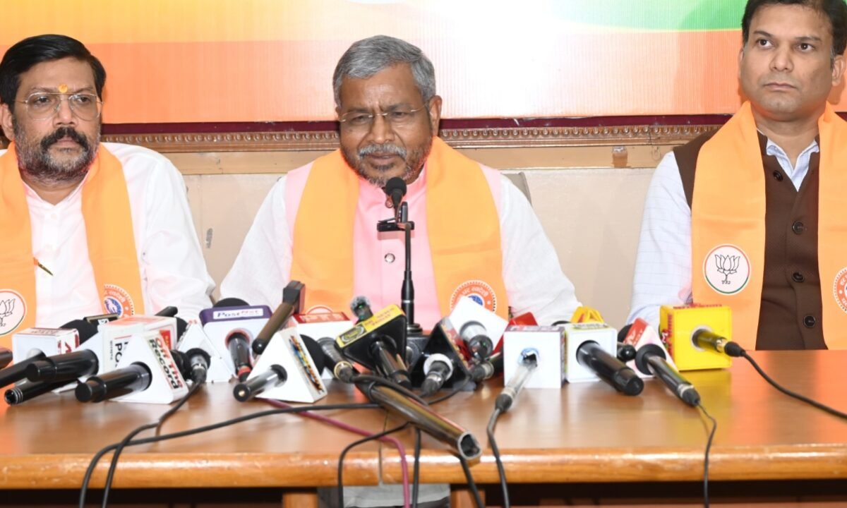 From mining to JPSC-JSSC, Babulal Marandi cornered the government; demanded an account of outstanding dues worth ₹132 crore.