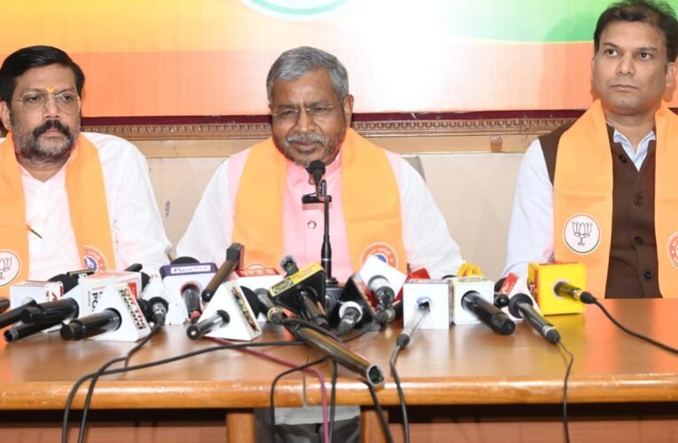 From mining to JPSC-JSSC, Babulal Marandi cornered the government; demanded an account of outstanding dues worth ₹132 crore.