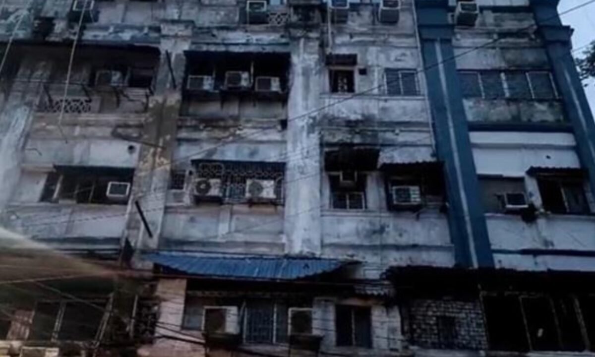 Massive fire at a Kolkata hotel; 9 dead, six injured; AC blast suspected.