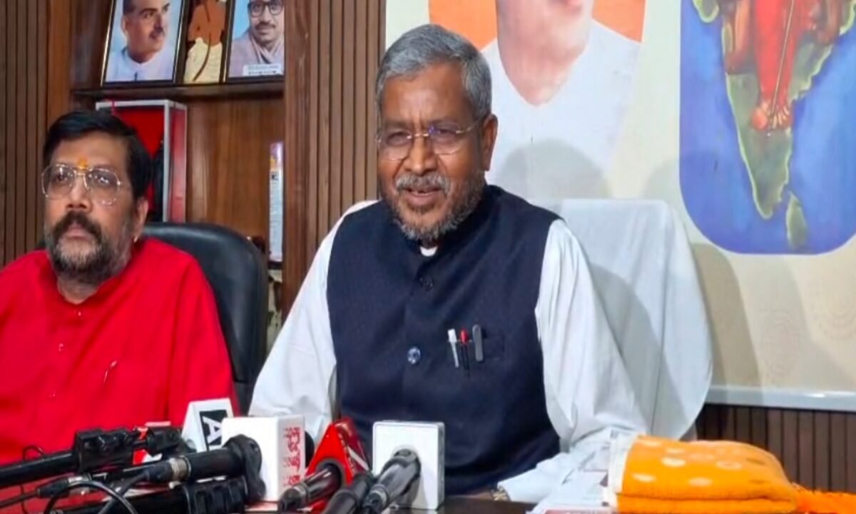 Babulal Marandi raised questions regarding the 11th to 13th JPSC interviews.