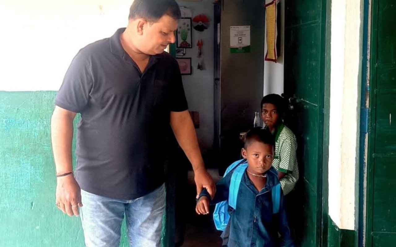 Insistence on learning to read at the age of two and a half; teacher recognized the extraordinary talent.