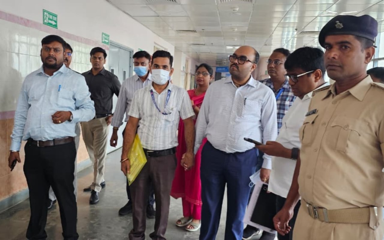 A team from the Bihar Health Society visited Ranchi Sadar Hospital.