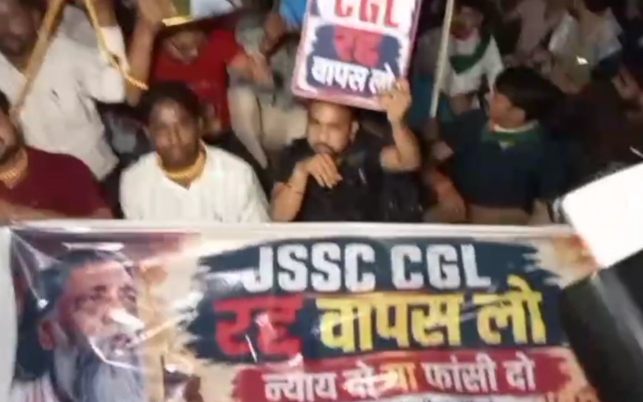 Outrage among JSSC CGL appointees intensifies; 'Tiranga Yatra' taken out from Morabadi to Albert Ekka Chowk.