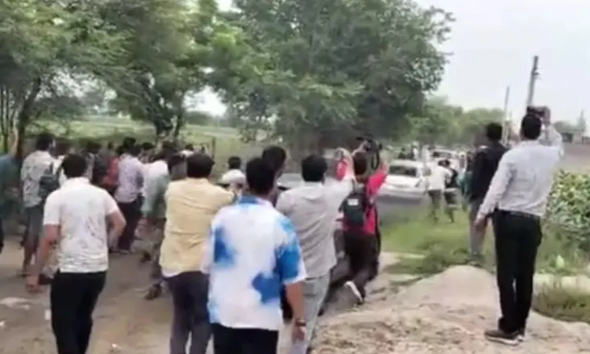 CJP leaders face opposition in Bagru village; villagers chased away Ashutosh Ranka, who had arrived to inspect a school.