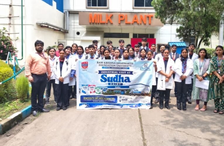 RKDF University students learned about the entire process from milk production to the market at Sudha Dairy.