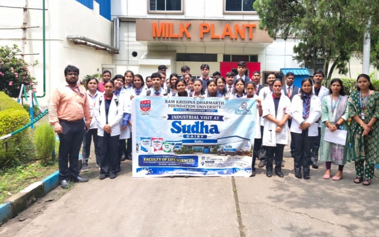 RKDF University students learned about the entire process from milk production to the market at Sudha Dairy.