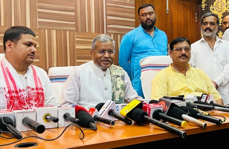 Babulal Marandi lashes out at the government over the attack on students; demands a CBI probe.