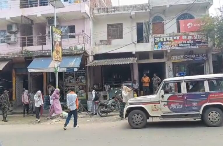 Sex racket busted in Chatra; 12 arrested, including five young women.