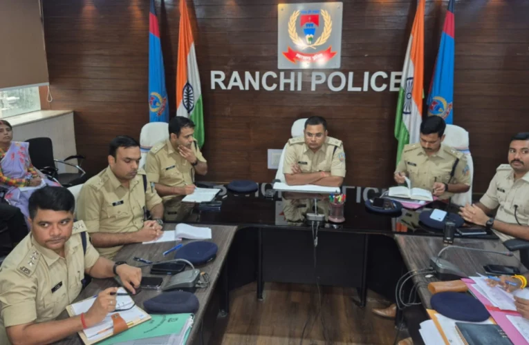 Ranchi SSP holds review meeting on crime control; issues directives for the speedy disposal of pending cases.