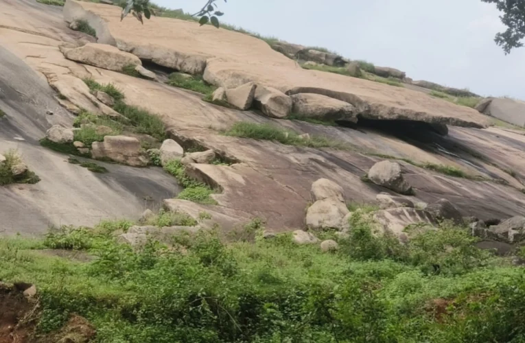 A unique attraction hidden amidst the rocky cliffs of Ramnavami; the administration's initiative could transform the face of Kolebira.