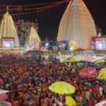 Deoghar immersed in devotion to Lord Shiva on the final Monday; the queue of Kanwariyas extended up to Nandan Pahar.