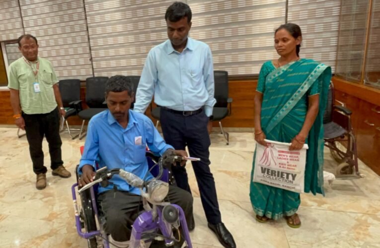 Differently-abled person receives electric tricycle at 'Janata Darbar'; orders issued to investigate medical negligence.