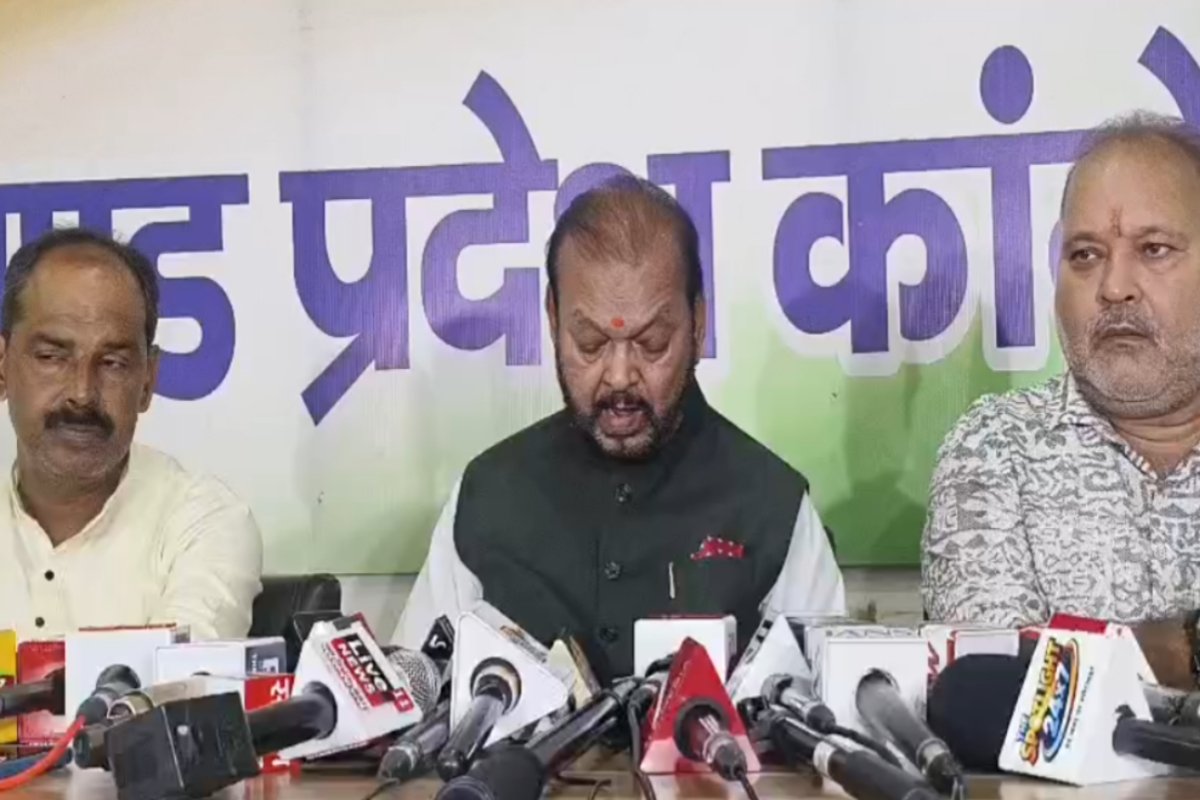Congress launches a massive protest against the MMDR Amendment Bill; phased agitation to begin on August 27.