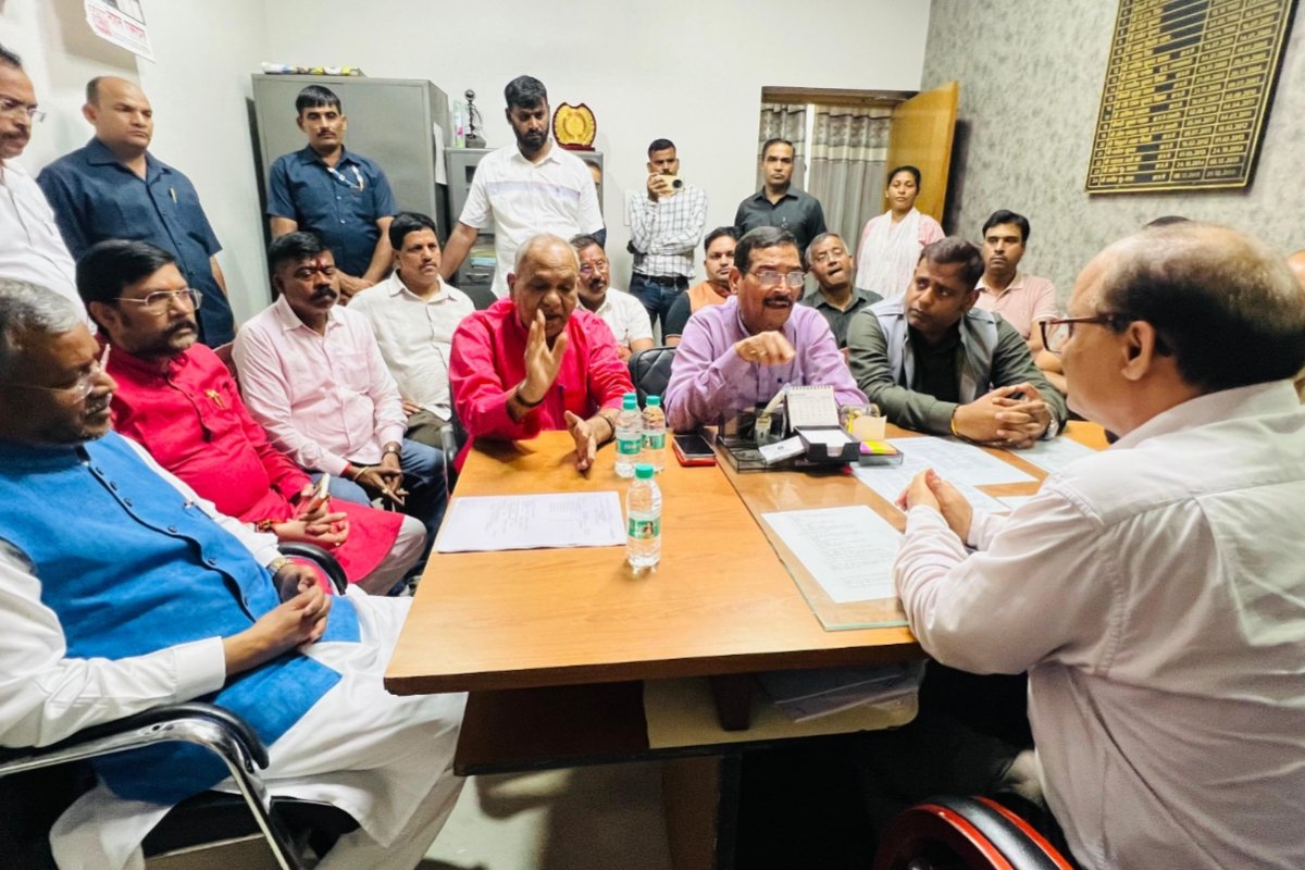 Babulal Marandi visited the Sadar CO's office to protest against the unilateral action taken against students.